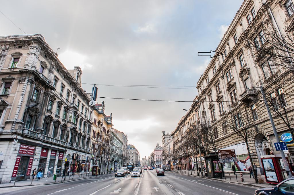 Apartament In *
