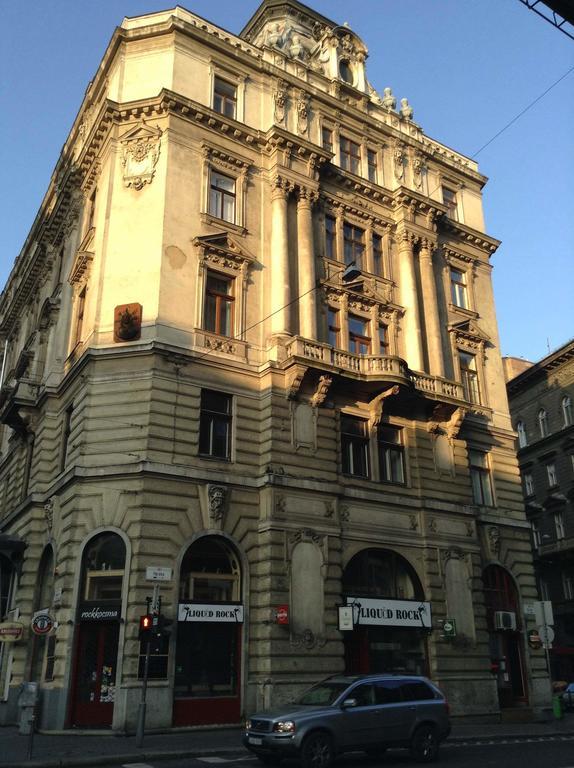 In Apartament *